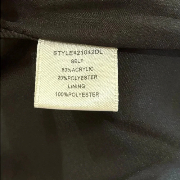 Black Faux Fur Vest Size Small - Picture 4 of 11